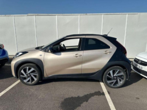 2024 Toyota Aygo X Vvt-I Edge in Gold — image 2