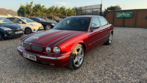 2005 Jaguar Xj 3.0 Xj6 4dr in Red — image 3