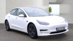 2020 Tesla Model 3 Standard Range Plus in White — image 2
