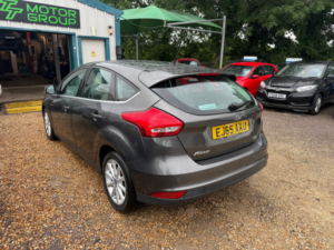 2015 Ford Focus 1.0t Ecoboost Titanium Hatchback 5dr Petrol Manual Euro 6 (s/s) (125 Ps) in Grey — image 3
