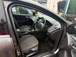 2015 Ford Focus 1.0t Ecoboost Titanium Hatchback 5dr Petrol Manual Euro 6 (s/s) (125 Ps) in Grey — image 5