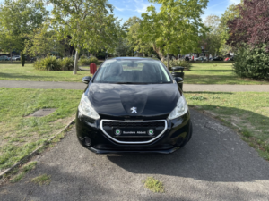 2013 Peugeot 208 1.2 Vti Access+ in Black — image 2