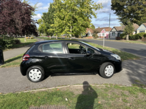 2013 Peugeot 208 1.2 Vti Access+ in Black — image 3