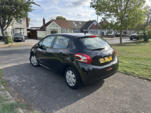 2013 Peugeot 208 1.2 Vti Access+ in Black — image 6