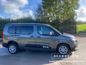 2019 Citroen Berlingo 1.5 Bluehdi Feel Xl Eat8 - 5 Seater + 1 Wheelchair - Auto - Long Wheel Base in Grey — image 3