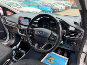 2017 Ford Fiesta 1.1 Ti-Vct Zetec Euro 6 (s/s) 5dr in Silver — image 2