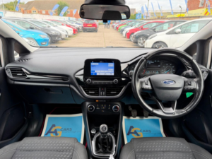 2017 Ford Fiesta 1.1 Ti-Vct Zetec Euro 6 (s/s) 5dr in Silver — image 3