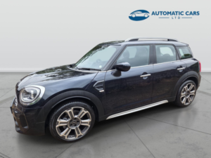 2021 MINI Countryman Cooper Exclusive in Black — image 5