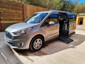2021 Ford Grand Tourneo Connect 3 SEAT Side Entry Passenger Up Front Wheelchair Accessible Vehicle in Silver — image 3