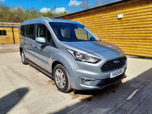 2021 Ford Grand Tourneo Connect 3 SEAT Side Entry Passenger Up Front Wheelchair Accessible Vehicle in Silver — image 5