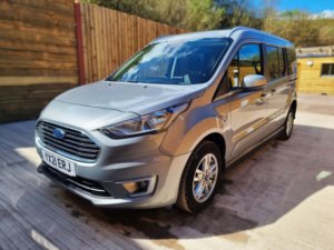 2021 Ford Grand Tourneo Connect 3 SEAT Side Entry Passenger Up Front Wheelchair Accessible Vehicle in Silver — image 6