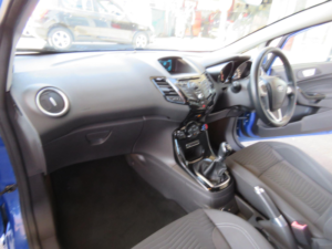 2013 Ford Fiesta 1.0 Zetec Euro 5 (s/s) 3dr in Blue — image 6