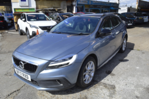 2017 Volvo V40 Cross Country 1.5 Cross Country Pro T3 in Blue — image 3