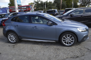 2017 Volvo V40 Cross Country 1.5 Cross Country Pro T3 in Blue — image 6