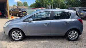 2008 Vauxhall Corsa 1.4i 16v Design 5dr (a/c) in Silver — image 4