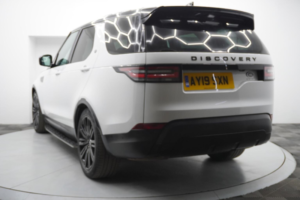 2019 Land Rover Discovery 3.0 Sd V6 Hse Auto 4WD Euro 6 (s/s) 5dr in White — image 6