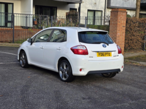 2011 Toyota Auris 1.8 Vvt-H T Spirit CVT Euro 5 (s/s) 5dr in White — image 4