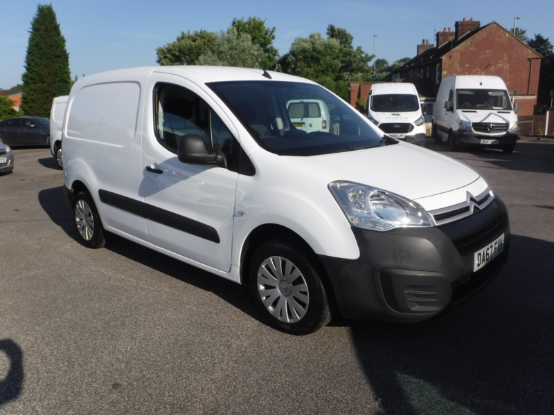 2017 Citroen Berlingo 1.6 Bluehdi 850 Enterprise in White — image 1
