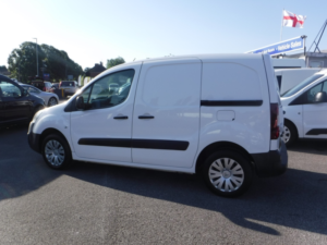 2017 Citroen Berlingo 1.6 Bluehdi 850 Enterprise in White — image 3