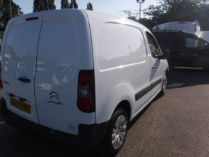 2017 Citroen Berlingo 1.6 Bluehdi 850 Enterprise in White — image 4