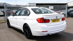 2012 BMW 3 Series 2.0 320d Ed Efficientdynamics Euro 5 (s/s) 4dr in White — image 2