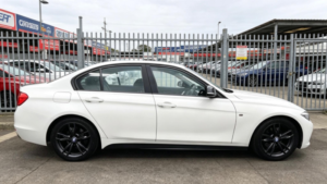 2012 BMW 3 Series 2.0 320d Ed Efficientdynamics Euro 5 (s/s) 4dr in White — image 6