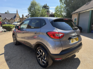 2017 Renault Captur 0.9 Tce Dynamique S Nav Low Mileage Full Renault Service History Rear Parking Sensors Low Tax in Grey — image 3