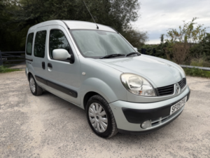 2009 Renault Kangoo 1.6 16v Expression in Grey — image 4