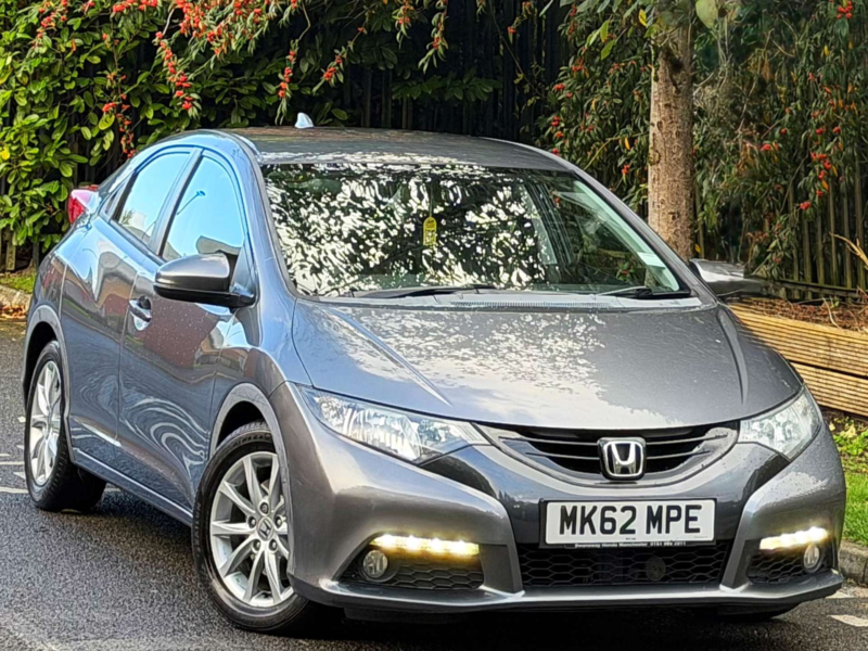 2012 Honda Civic 2.2 I-Dtec Es Hatchback 5dr Diesel Manual Euro 5 (s/s) (150 Ps) in Grey — image 1