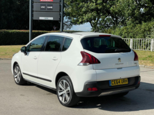 2014 Peugeot 3008 1.6 E-Hdi Allure Egc Euro 5 (s/s) 5dr in White — image 5