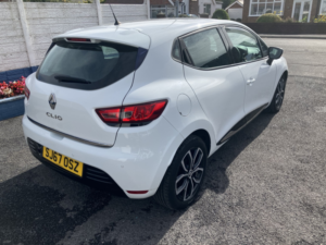 2017 Renault Clio 1.2 Dynamique Nav 1.2 16v 75 in White — image 2
