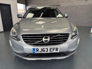 2013 Volvo Xc60 2.4 D5 Se Lux Nav Geartronic AWD Euro 5 5dr in Silver — image 2