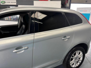 2013 Volvo Xc60 2.4 D5 Se Lux Nav Geartronic AWD Euro 5 5dr in Silver — image 4