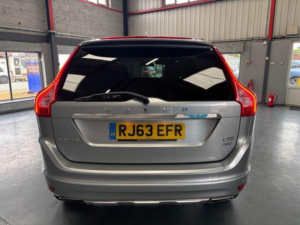 2013 Volvo Xc60 2.4 D5 Se Lux Nav Geartronic AWD Euro 5 5dr in Silver — image 5
