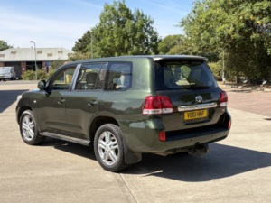 2011 Toyota Land Cruiser 4.5 D-4d V8 in Green — image 4