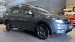 2017 Dacia Logan Mcv Stepway 1.5 Stepway Se Summit Dci 90 Diesel Grey Estate 5dr Satnav+7 Stamps+cruise in Grey — image 4