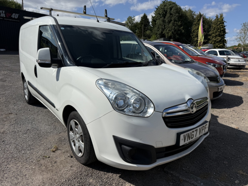 2017 Vauxhall Combo 1.3 in White — image 1