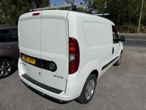 2017 Vauxhall Combo 1.3 in White — image 5