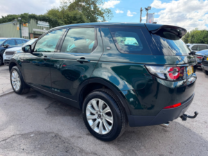 2015 Land Rover Discovery Sport 2.2 Sd4 Se Tech SUV 5dr Diesel Manual 4WD Euro 5 (s/s) (190 Ps) in Green — image 4