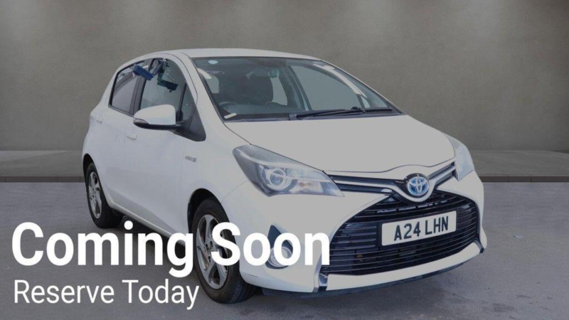 2015 Toyota Yaris 1.5 Vvt-H Icon E-CVT Euro 6 5dr in White — image 1