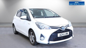 2015 Toyota Yaris 1.5 Vvt-H Icon E-CVT Euro 6 5dr in White — image 2