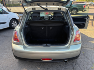 2010 MINI Hatch 1.6 One Hatchback 3dr Petrol Manual Euro 5 (98 Ps) in Silver — image 5