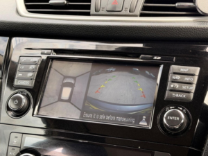 2015 Nissan Qashqai 1.5 Dci N-Tec+ 2WD Euro 5 (s/s) 5dr in Grey — image 5