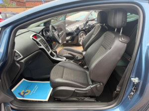 2013 Vauxhall Astra Gtc 2.0 Cdti Sri Auto Euro 5 3dr in Blue — image 4