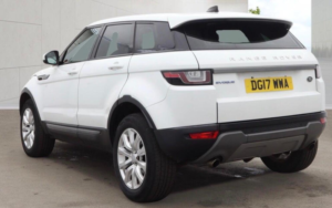 2017 Land Rover Range Rover Evoque 2.0 Ed4 Se Fwd Euro 6 (s/s) 5dr in White — image 3