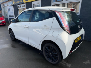 2014 Toyota Aygo 1.0 Vvt-I X-Pression Euro 5 5dr Euro 5 in White — image 4