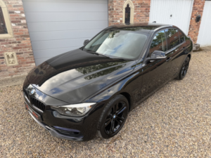 2016 BMW 3 Series 2.0 320i Sport Saloon in Black — image 2