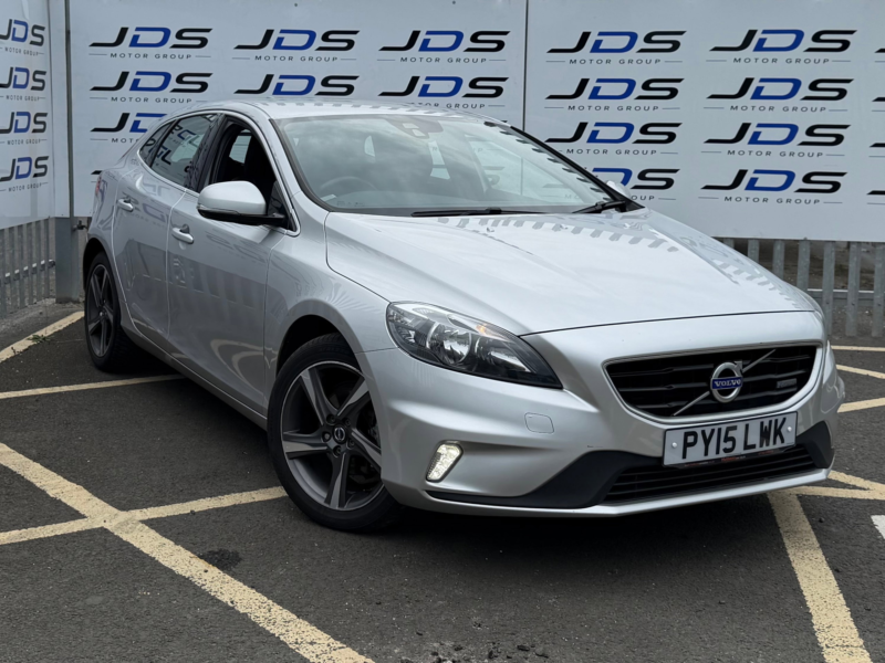 2015 Volvo V40 1.6 D2 R-Design Hatchback 5dr Diesel Manual Euro 5 (s/s) (115 Ps) in Silver — image 1