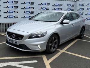 2015 Volvo V40 1.6 D2 R-Design Hatchback 5dr Diesel Manual Euro 5 (s/s) (115 Ps) in Silver — image 4