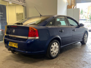 2007 Vauxhall Vectra 1.8 Vvt Life Hatchback 5dr Petrol Manual (173 G/km, 138 Bhp) in Blue — image 4